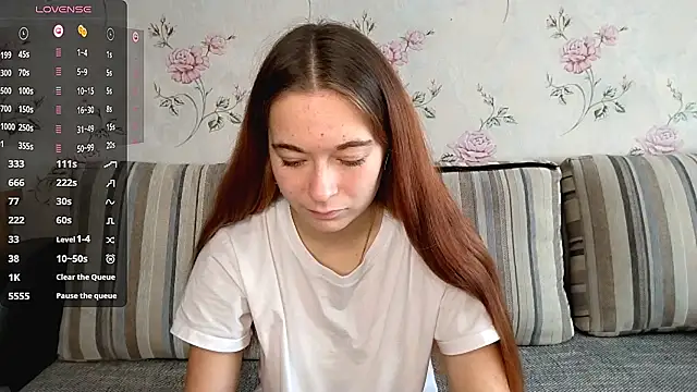 Snapshot of KissKarina chatting on October 2025 09:03:01 AM KissKarina online show from October 2025 09:03:01 AM