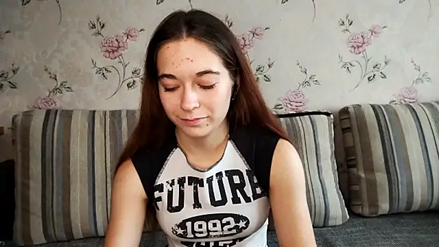 Snapshot of KissKarina chatting on October 2025 11:00:02 AM KissKarina online show from October 2025 11:00:02 AM