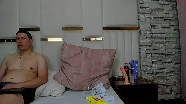 CandyandSteven online show from December 2025 02:51:02 AM