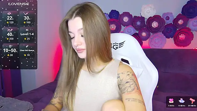 LindaBrilliant online show from October 2025 02:59:02 AM