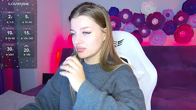 LindaBrilliant online show from October 2025 03:18:01 AM
