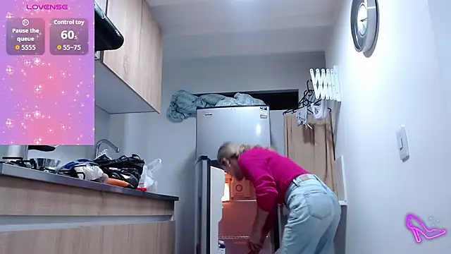 AllysonStonne online show from October 2025 11:40:02 PM