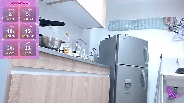 AllysonStonne online show from October 2025 10:43:02 PM