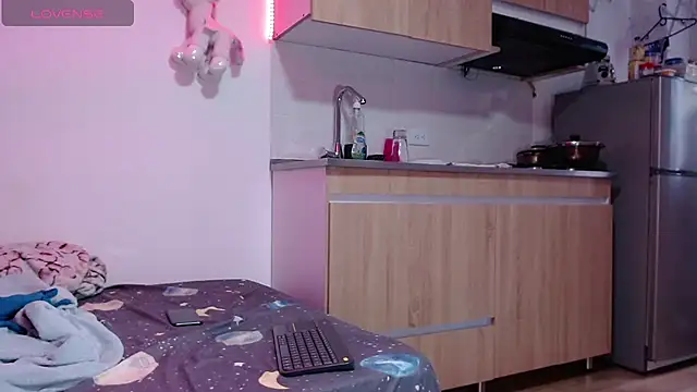 AllysonStonne online show from April 2026 08:25:02 PM