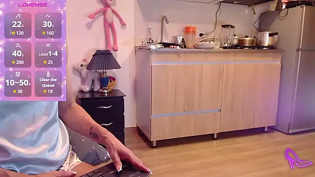 AllysonStonne online show from January 2026 01:42:01 AM