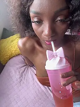 Keirahartz online show from April 2026 06:14:01 PM