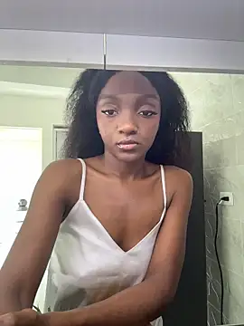 Keirahartz online show from February 2026 02:41:02 PM