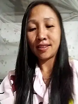 cute love00 online show from January 2026 01:37:02 PM