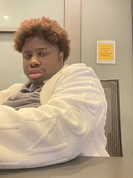 Breezylws online show from October 2025 06:26:02 AM