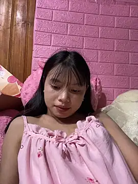 Snapshot of LunaBerry18 chatting on October 2025 02:14:02 PM LunaBerry18 online show from October 2025 02:14:02 PM