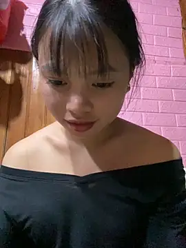 Snapshot of LunaBerry18 chatting on September 2025 03:17:02 PM LunaBerry18 online show from September 2025 03:17:02 PM