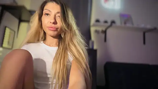 Snapshot of bbgurlnickii chatting on October 2025 11:39:01 PM bbgurlnickii online show from October 2025 11:39:01 PM