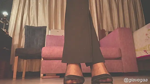 gigifontaine   online show from December 2025 09:58:02 PM