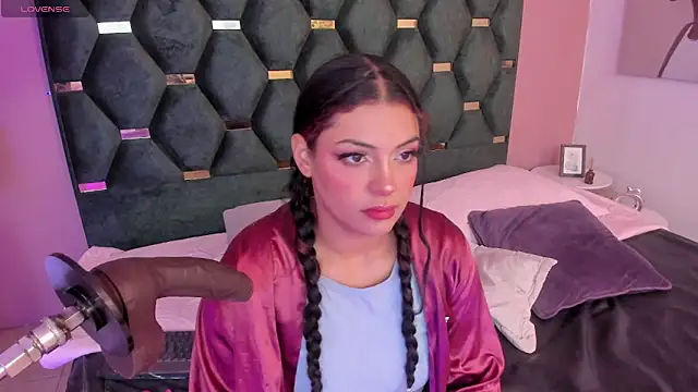 Micki   online show from October 2025 11:42:01 AM