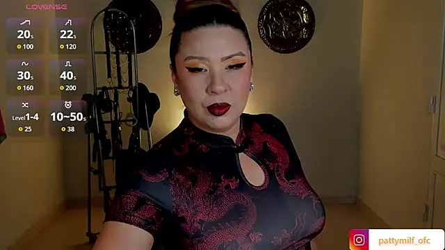 Snapshot of Pattymilf_ofc chatting on July 2026 11:05:02 PM Pattymilf ofc online show from July 2026 11:05:02 PM