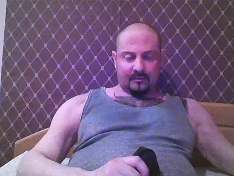 Snapshot of _NEREZA_ chatting on June 2026 07:37:02 PM NEREZA online show from June 2026 07:37:02 PM