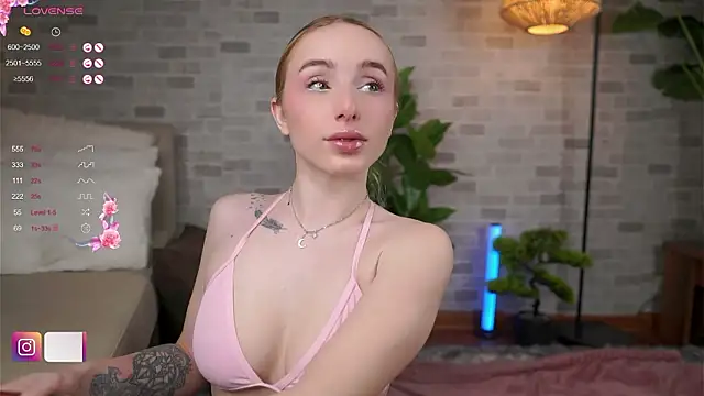 BabyyyLunaX online show from February 2026 03:06:01 AM