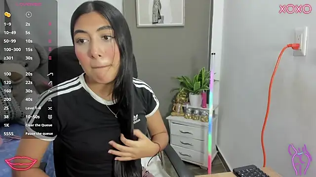 Allison 19   online show from November 2025 04:02:01 AM