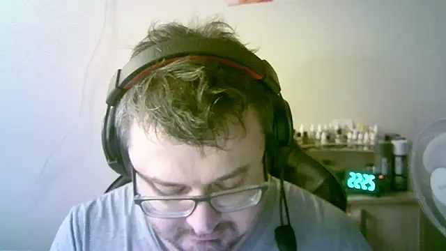 SirAbuser online show from February 2026 07:25:01 PM