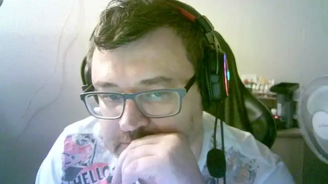 SirAbuser online show from February 2026 07:15:01 PM