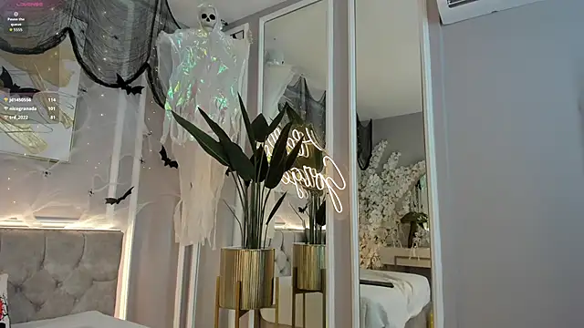 ellette   online show from October 2025 07:31:01 AM