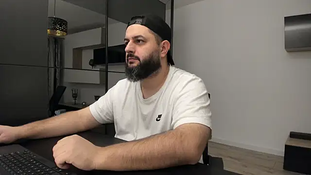 DravenPeak online show from November 2025 03:32:02 AM