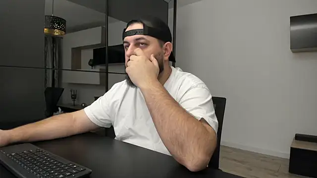 DravenPeak online show from October 2025 03:25:02 AM