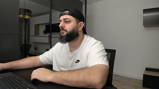 DravenPeak online show from November 2025 04:15:02 AM