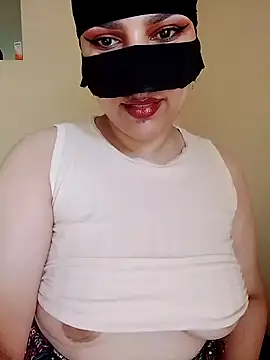 Snapshot of Diva_watine chatting on October 2025 02:47:02 PM Diva watine online show from October 2025 02:47:02 PM