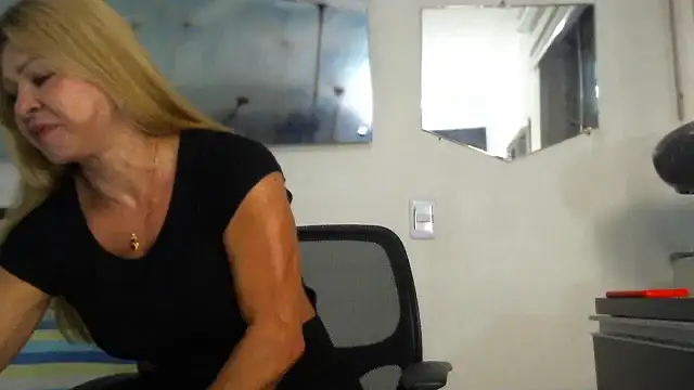 Mirianzapata 1 online show from February 2026 04:34:01 AM