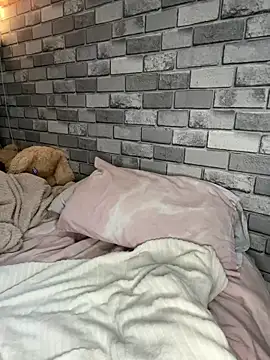 Poppy frankie online show from November 2025 09:08:01 PM