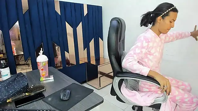 Aisha hotts777 online show from February 2026 04:29:02 AM