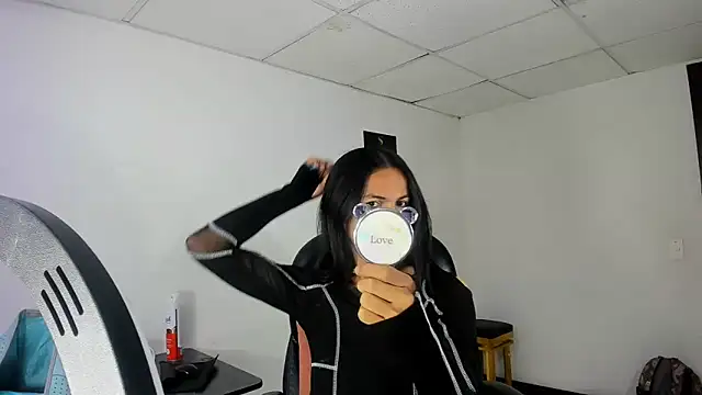 Snapshot of Aisha_hotts777 chatting on November 2025 02:45:02 AM Aisha hotts777 online show from November 2025 02:45:02 AM