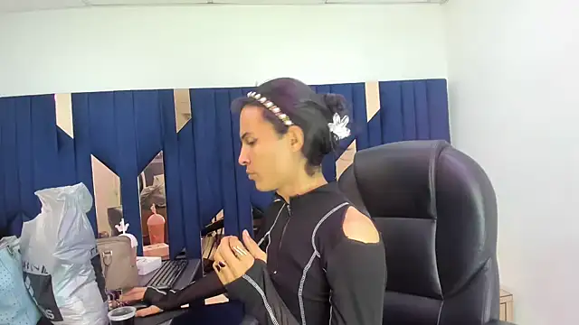 Aisha hotts777 online show from April 2026 03:24:02 AM