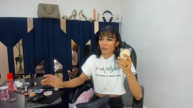 Aisha hotts777 online show from April 2026 03:30:01 AM