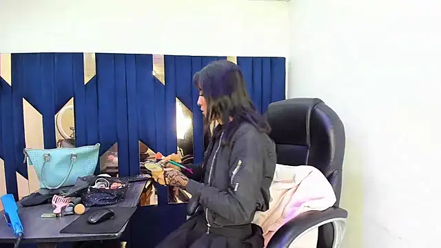 Aisha hotts777 online show from April 2026 03:09:01 AM