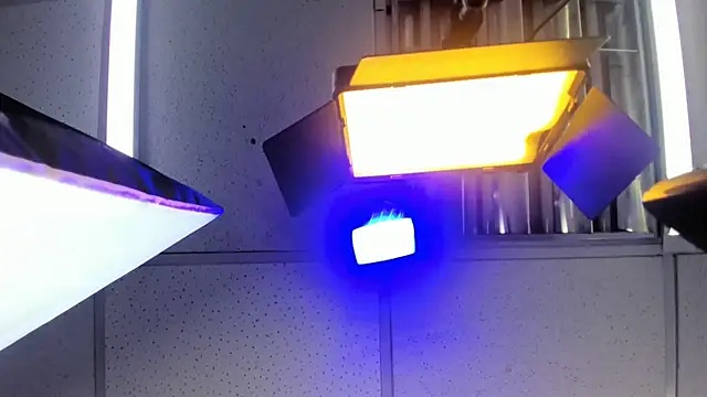 Aisha hotts777 online show from March 2026 03:20:01 AM