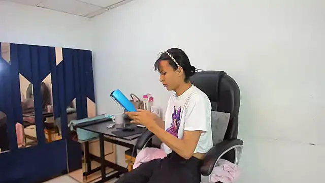 Aisha hotts777 online show from April 2026 03:03:01 AM