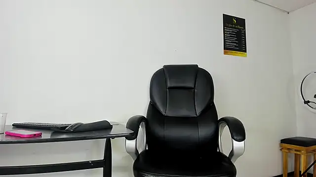 Snapshot of Aisha_hotts777 chatting on November 2025 03:50:02 AM Aisha hotts777 online show from November 2025 03:50:02 AM