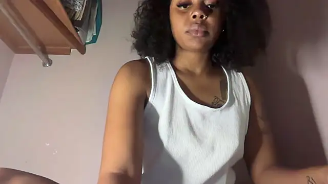 Liaprettygirl online show from March 2026 07:37:01 AM