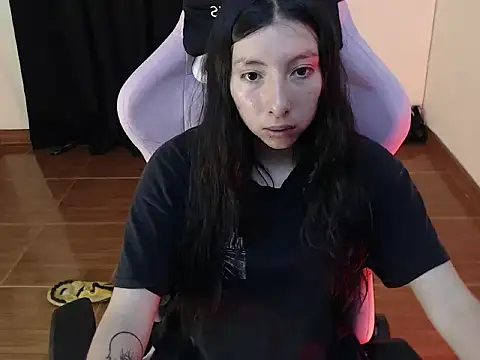 ScarlettShirahoshi online show from September 2025 06:17:01 PM