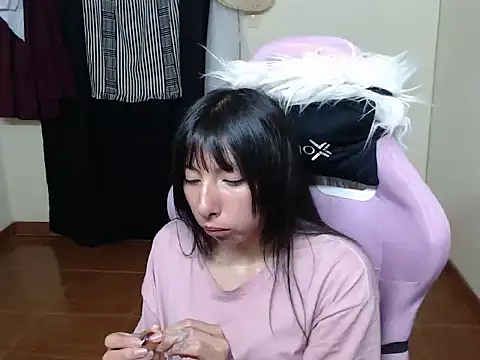 ScarlettShirahoshi online show from November 2025 08:20:02 PM