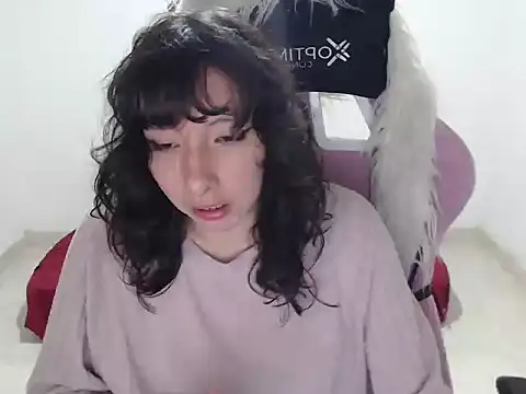 ScarlettShirahoshi online show from April 2026 06:02:01 PM