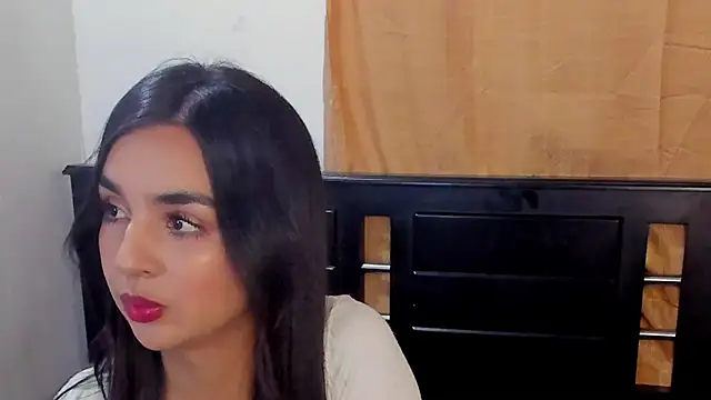 Snapshot of MelyRousee chatting on September 2025 12:22:02 AM MelyRousee online show from September 2025 12:22:02 AM