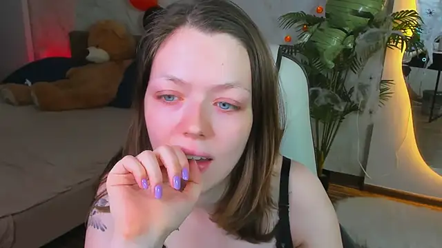 Snapshot of Lunar_Lily chatting on November 2025 05:45:02 AM Lunar Lily online show from November 2025 05:45:02 AM