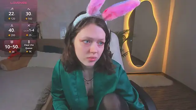 Lunar Lily online show from April 2026 05:36:02 AM