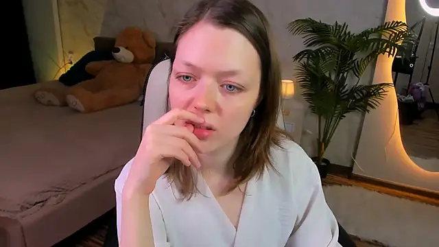 Snapshot of Lunar_Lily chatting on November 2025 05:39:01 AM Lunar Lily online show from November 2025 05:39:01 AM