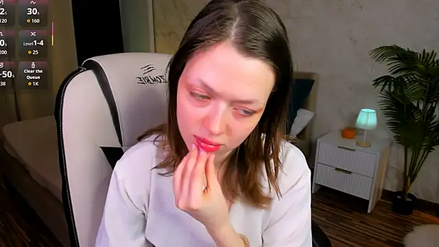 Snapshot of Lunar_Lily chatting on November 2025 05:44:02 AM Lunar Lily online show from November 2025 05:44:02 AM