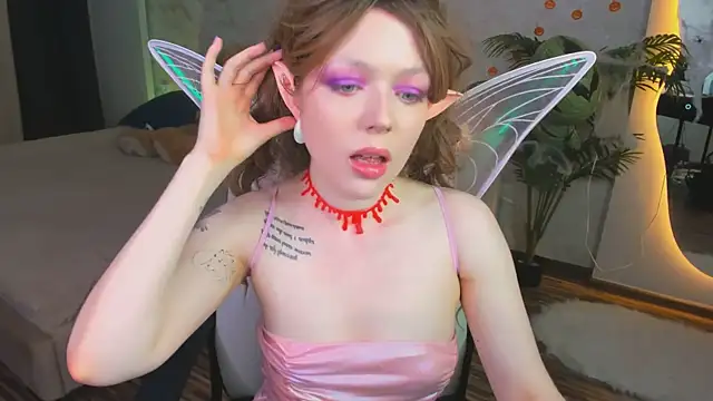 Snapshot of Lunar_Lily chatting on October 2025 06:23:02 AM Lunar Lily online show from October 2025 06:23:02 AM