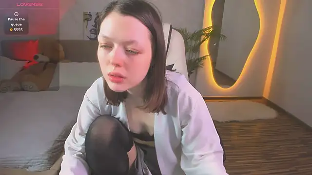 Lunar Lily online show from March 2026 05:42:02 AM